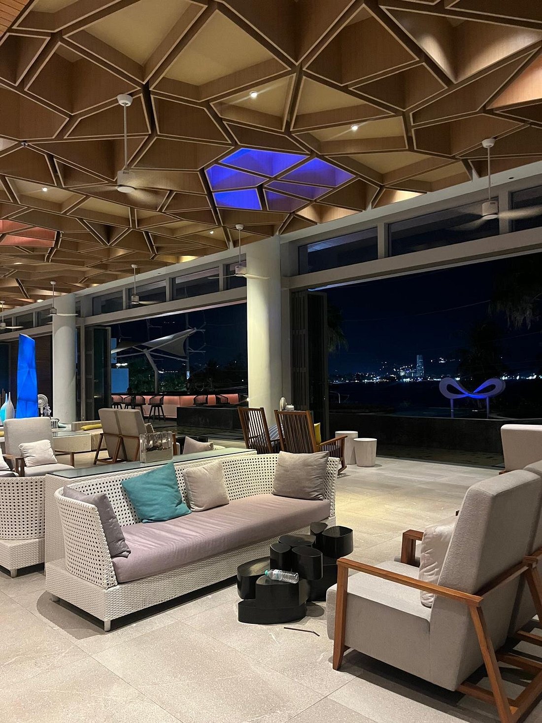 Lounge Bar