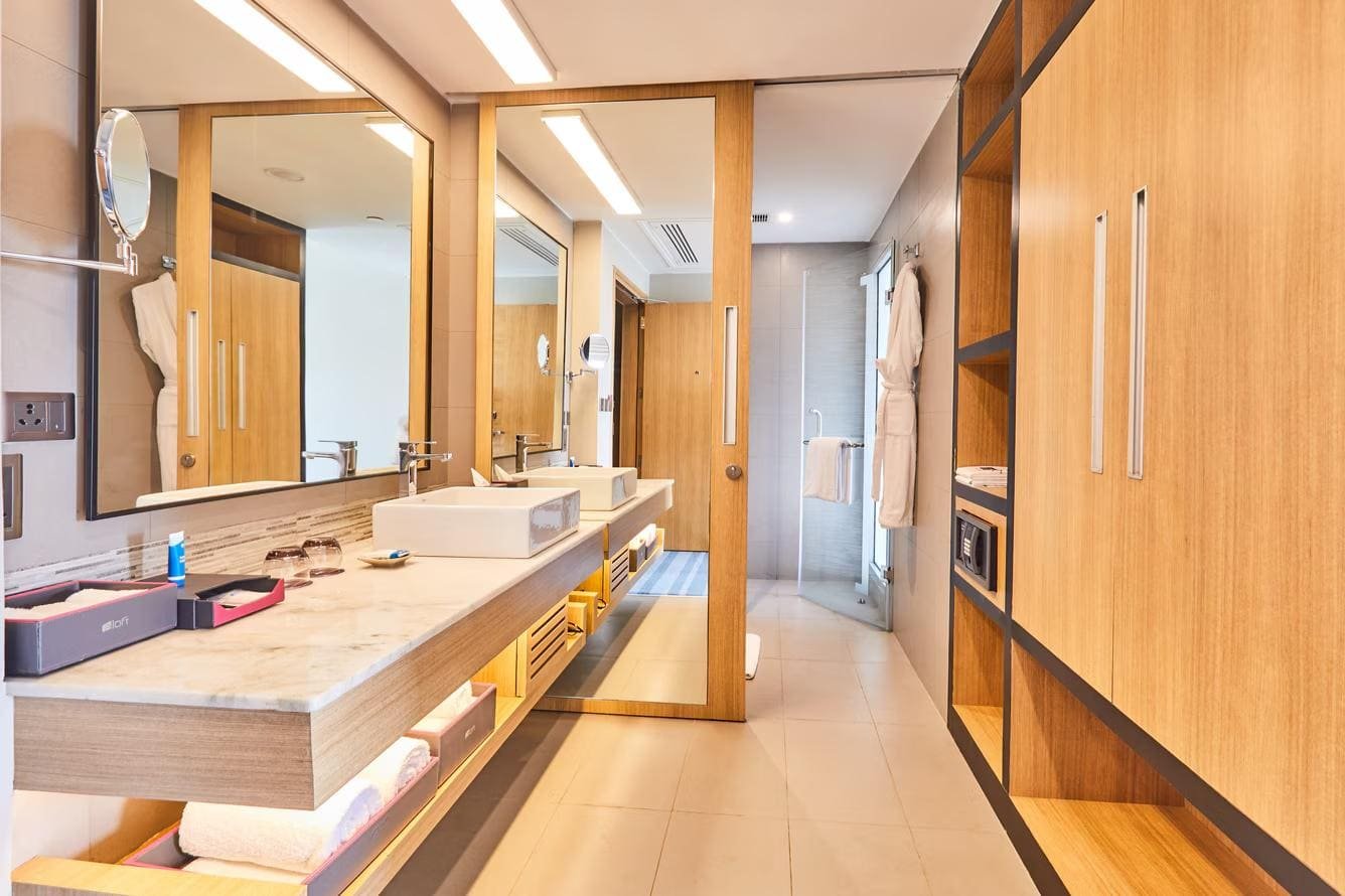 King Bathroom