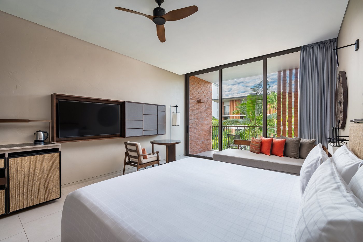 Modern Deluxe Room