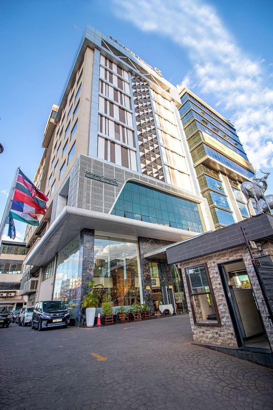Golden Tulip Exterior