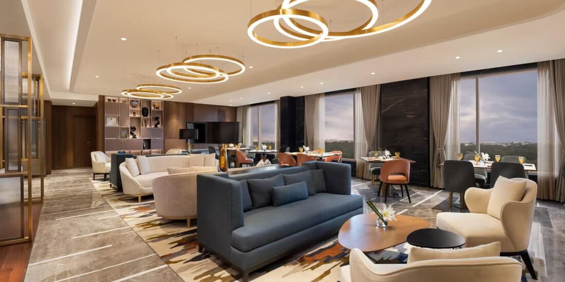 Dining & Restaurant