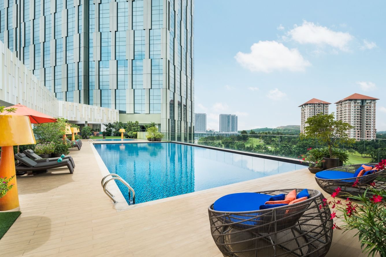 Expansive Outdoor Swimming Pool
