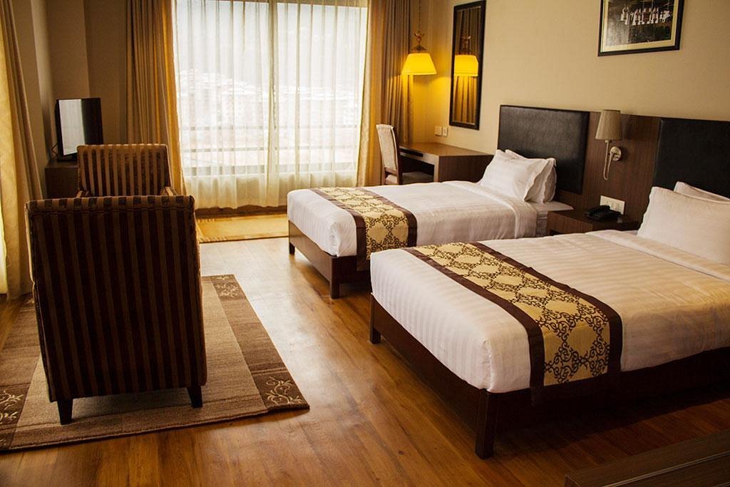 Deluxe Room with Mountain Views