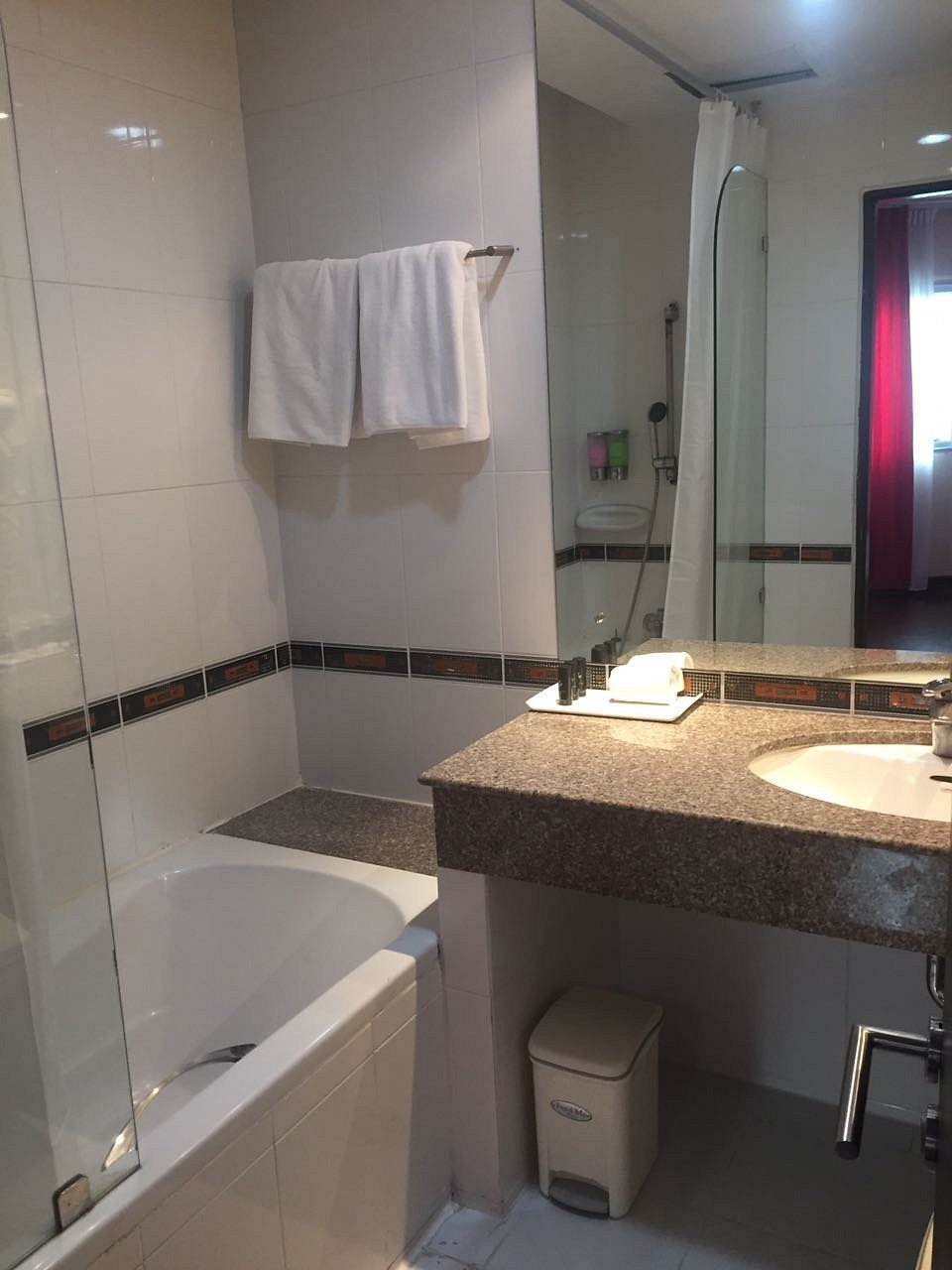 Modern En-suite Bathroom and Amenities