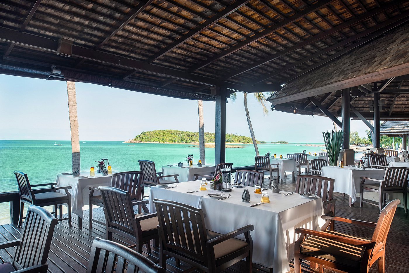 Beachfront Prasuthon Restaurant