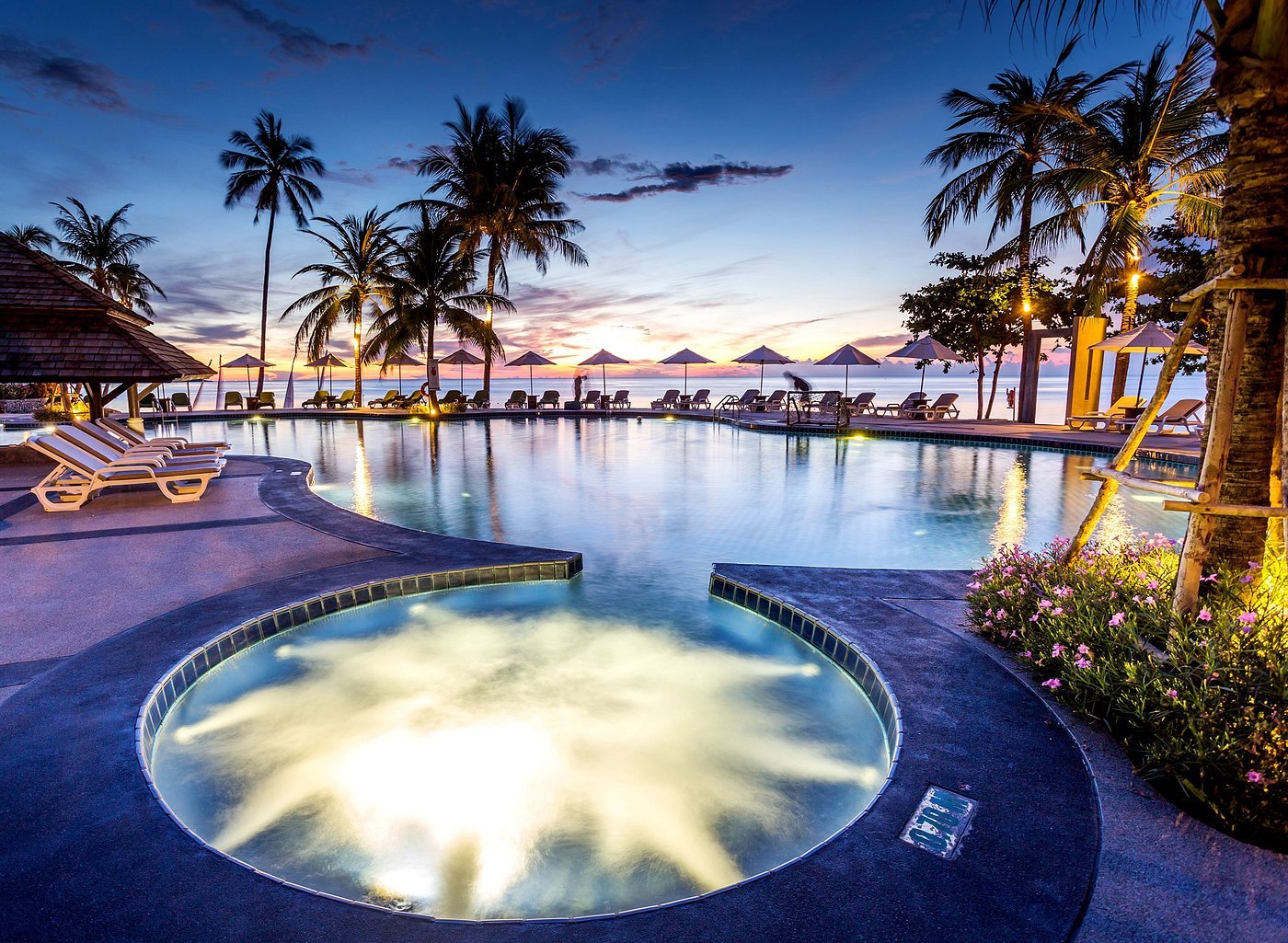 Thai Beachfront Resort Pool