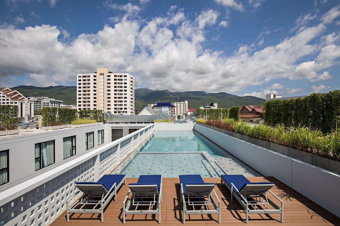 Inviting rooftop area